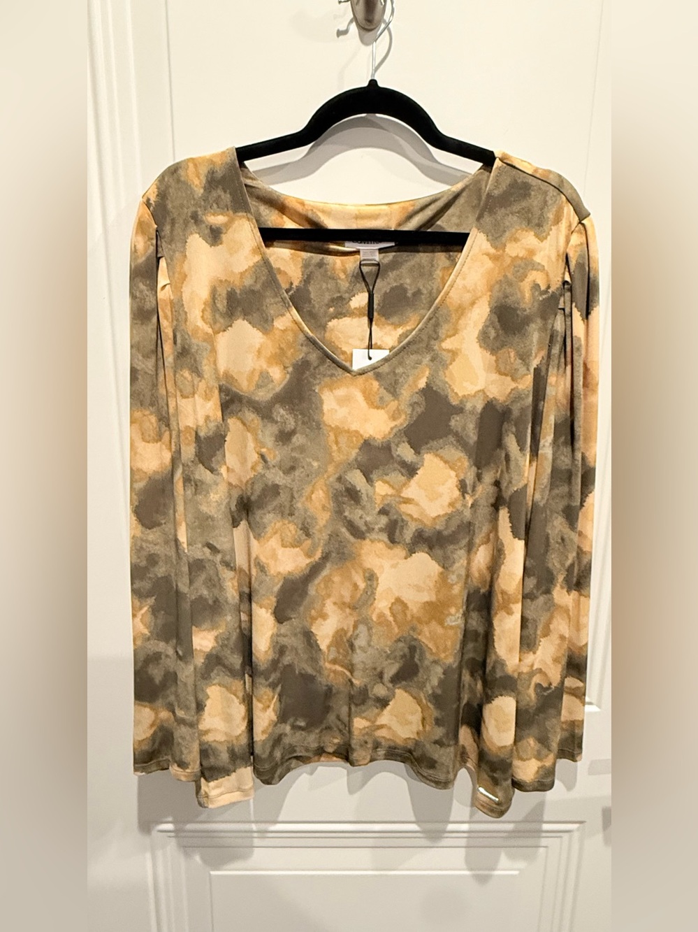 NWT Calvin Klein V-Neck Long Sleeve Top